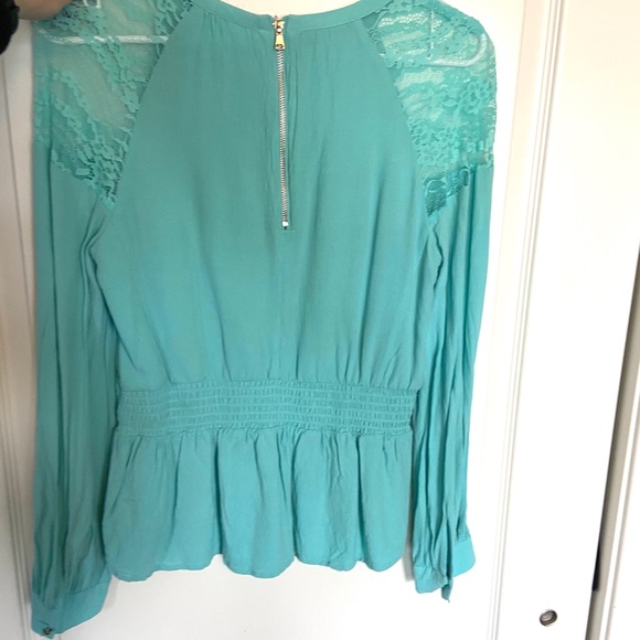 Blouse - Picture 2 of 3